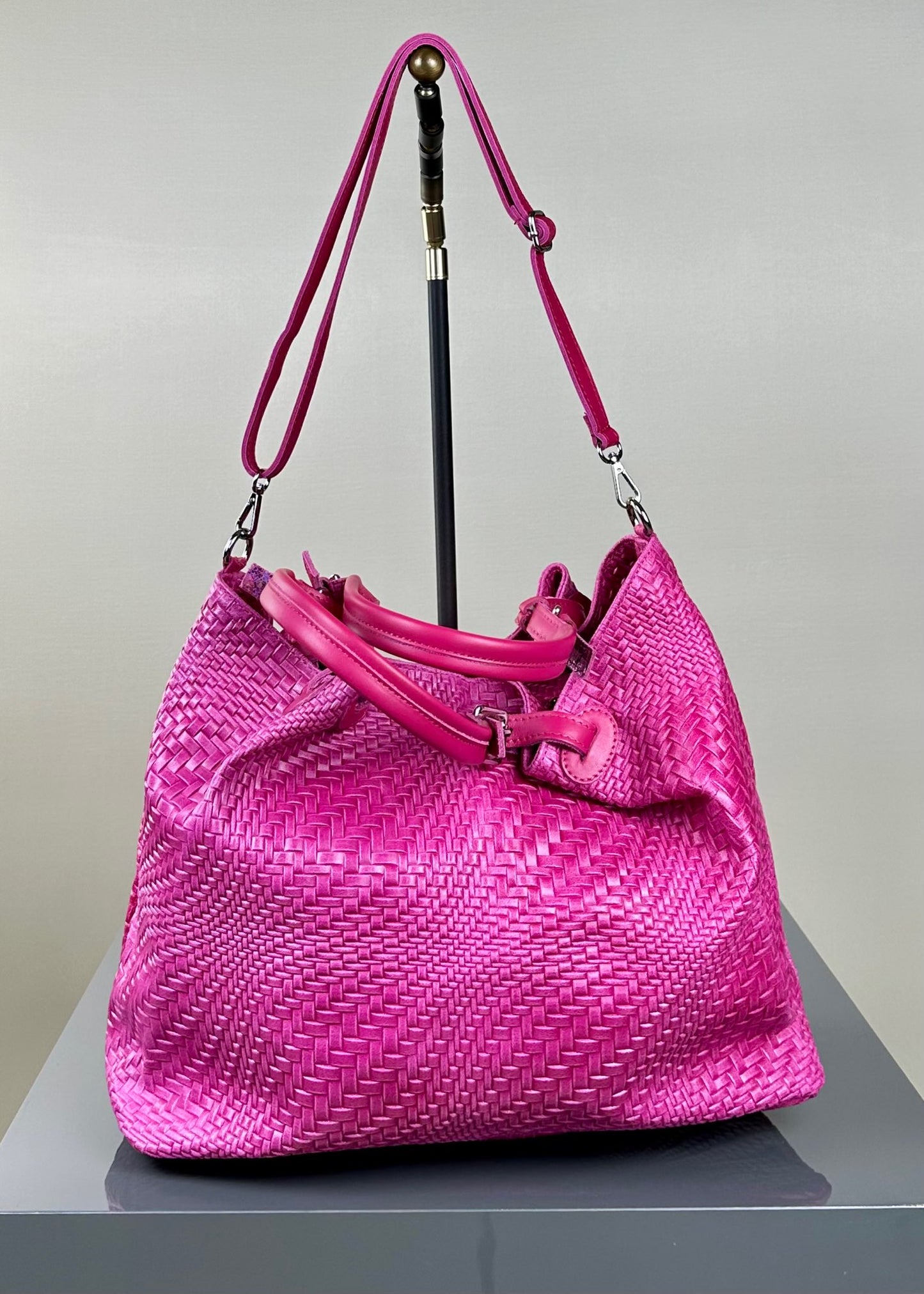 BORSA PELLE INTRECCIATA FUCSIA